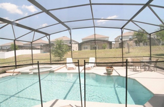 Three Master Suite Home, 7BR/5BA, Private Pool/Spa,AirConded Game Room