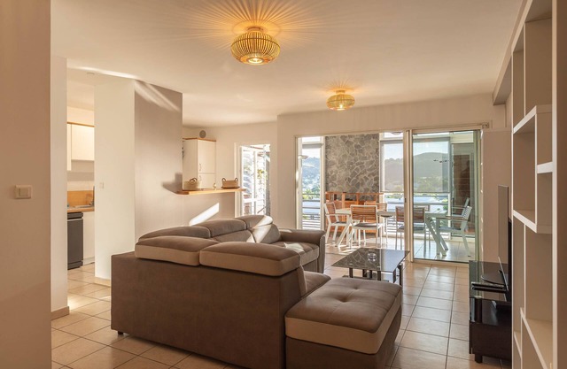 Ti Carrosse villa mitoyenne st gilles