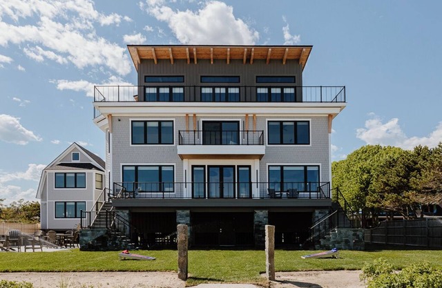 Tidal House + Beach Haven by Bayley Vacation Rentals