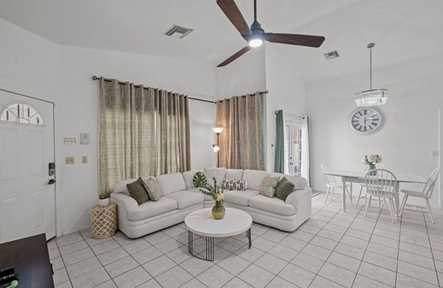 Tidy Townhome near Casino Del Sol
