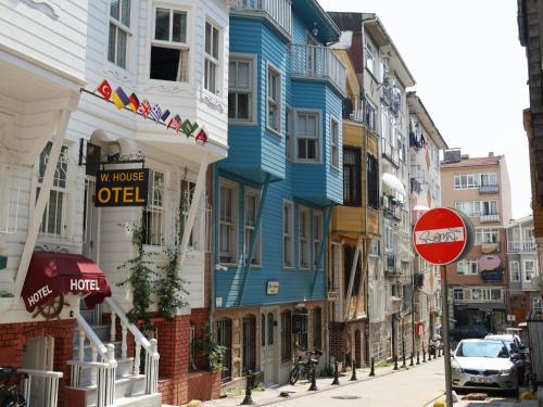 Tilas - Rooms in 19th Century Wooden Townhouse,Kadikoy