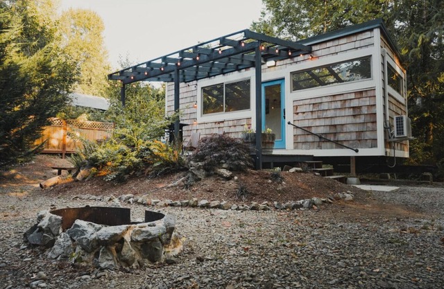 Tilton River Cozy Retreat w/Hot Tub! Firepit!