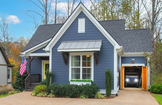 Tim's Ford Lakeside House w/Golf-cart