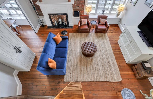 Timeless Apt-Downtown Savannah-Sleeps 4