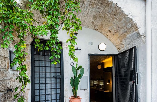 Timeless Holiday Home in Ostuni with Bar and Fireplace