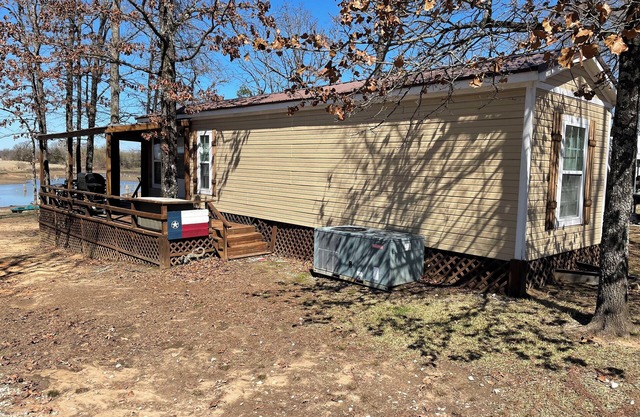 Tiny House lake front on FORK