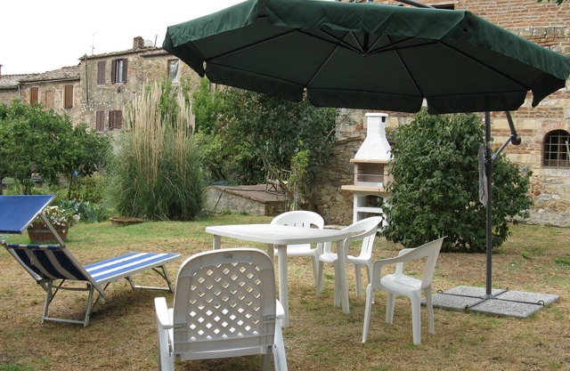 Tognazzi Holiday Home - Casa Ailantus - private garden
