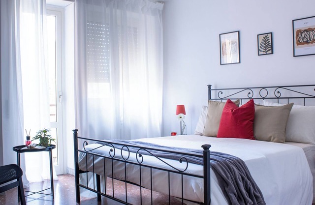 Tommy's flat - Three Bedroom Apartment, Sleeps 7