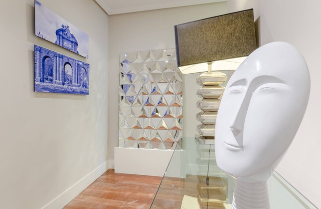 Top Design Apartment at OPERA Metro station (Royal Theater)/HIGH SPEED WiFi