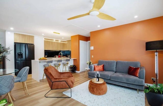 Top Floor in Burleigh: Beach Views & Pool Access