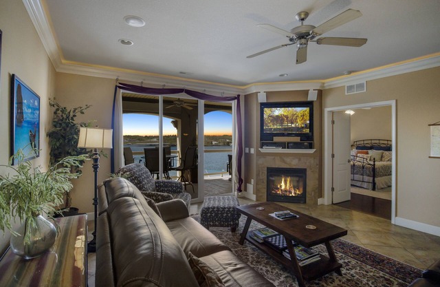 Top-Floor Lands End Luxury Condo - Elevator - Waterpark - Pool - Wi-Fi & More!