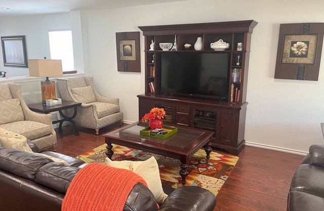 Top Location! Spacious Home Near Downtown & Events