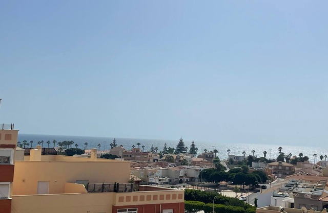 Torete es un Ático de Playa en el Centro de la Ciudad, Servicios a pie de Calle