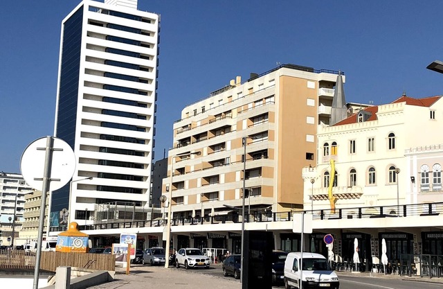 Torre do Relógio two Bedroom Apart Near Beach and Casino