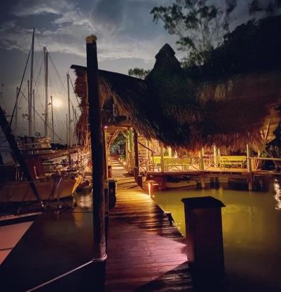 Tortugal Boutique River Lodge