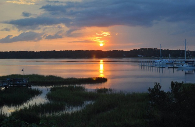 Totally Renovated Waterfront Cottage, Snowbird's Paradise, Boater's Dream