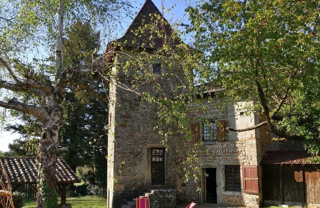 Tour of the Middle Ages, romantic or family atmosphere, in the Isère countryside