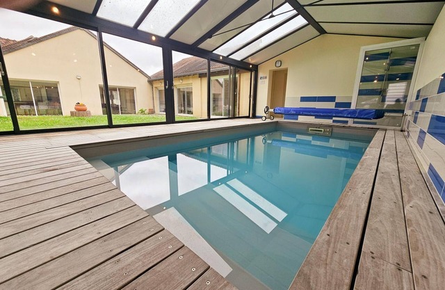 Tourangelle House with Indoor Pool, Wifi, Garden