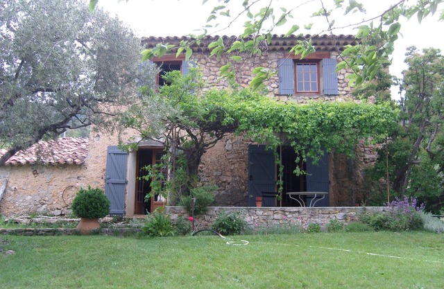 TOURTOUR (Haut-Var) Old farmhouse in Provence