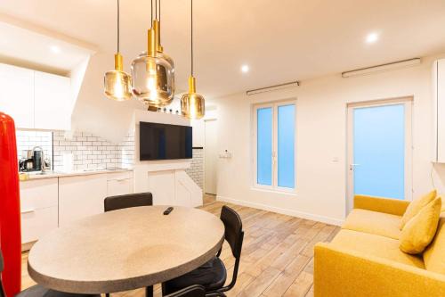 Town House Nation, Bastille, AC by LCC Agency