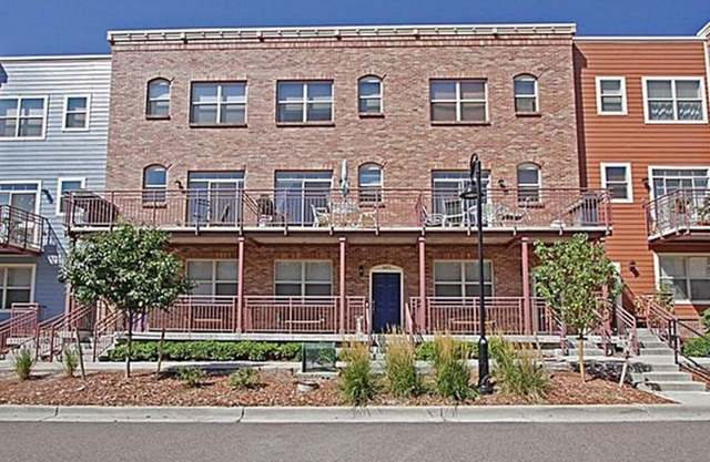 Townhome in Olde Town Arvada! 2 bedrooms and 2 full baths. Corporate Rental.
