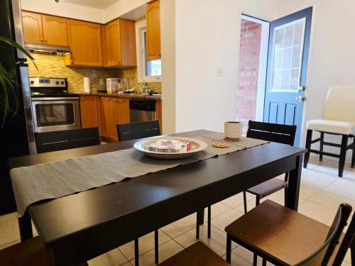 Townhouse - 3 Bedrooms - 4 beds - Free Parking, Wifi, Netflix