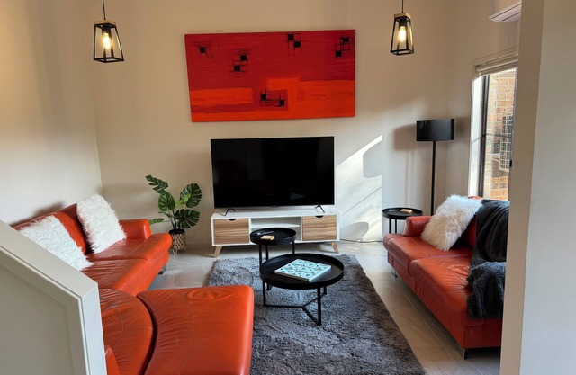 Townhouse in Denhams Beach with pool/tennis court/wifi and a stroll to the beach