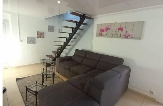 Townhouse with 3 air-conditioned bedrooms and swimming pool