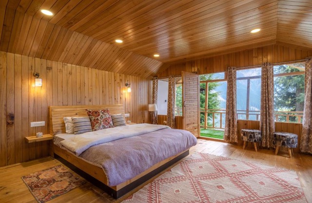 Tragopan Chalet’s- Oak Luxury Cabin with balcony