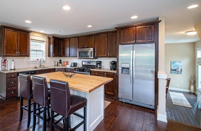 Trailside Retreat at Harbor Shores