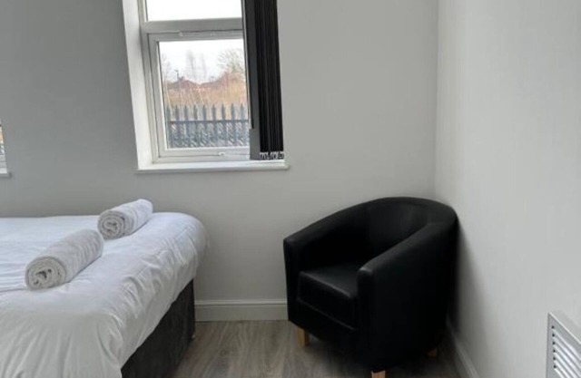 Train Station Aparthotel - Free Wifi, Free Parking One-Bedroom Apartment