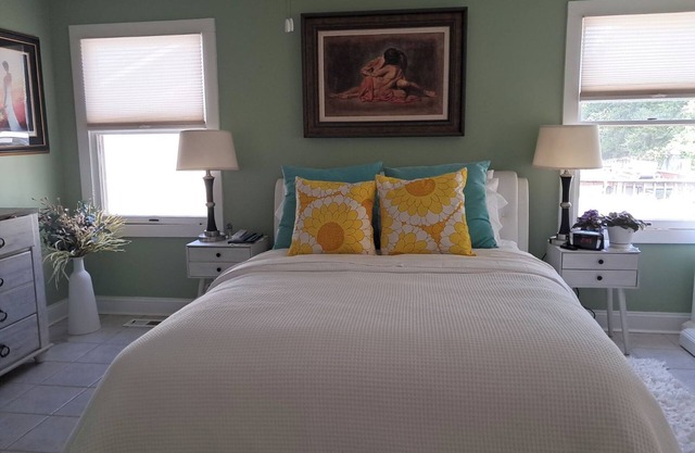 Tranquil 2-bedroom house with AC in charming Fredericksburg