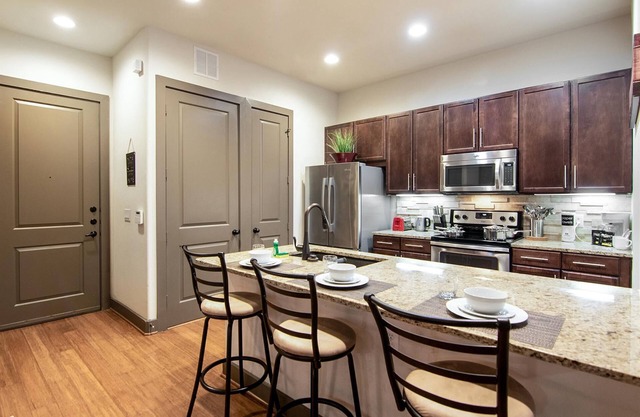 Tranquil 2-bedroom apartment with AC, fitness room in Houston