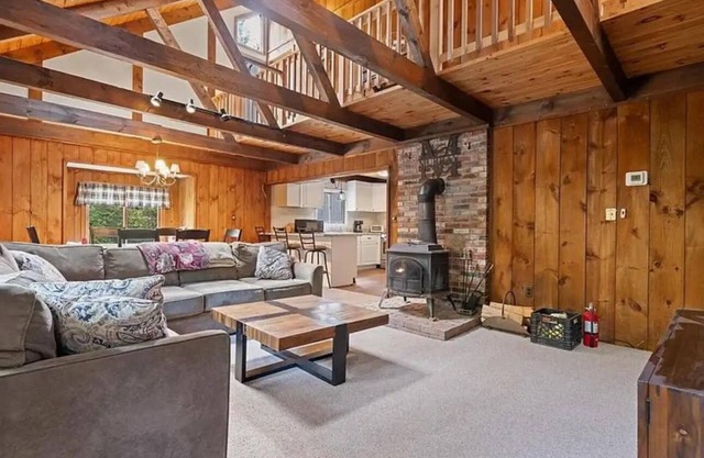 Tranquil 4-bedroom house with fireplace in charming Freedom on Ossipee Lake