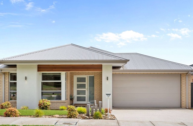 Tranquil Escape - Contemporary, spacious home in Portarlington.