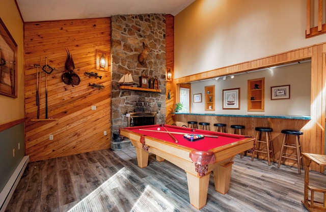 Tranquil Lake Retreat w/Hot Tub & Games