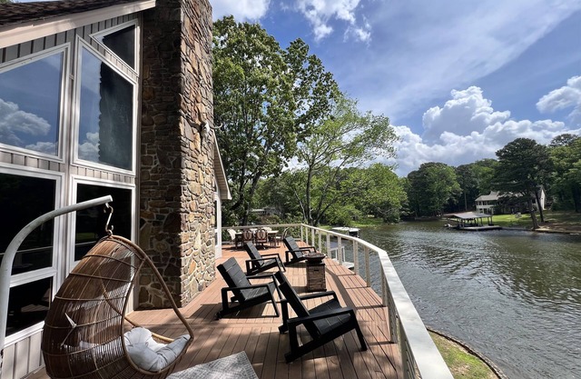 Tranquil Lakefront Home *We Are Not A Party House*
