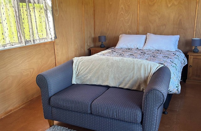 Tranquil River setting, Cosy Chalet for two, Pet Friendly.