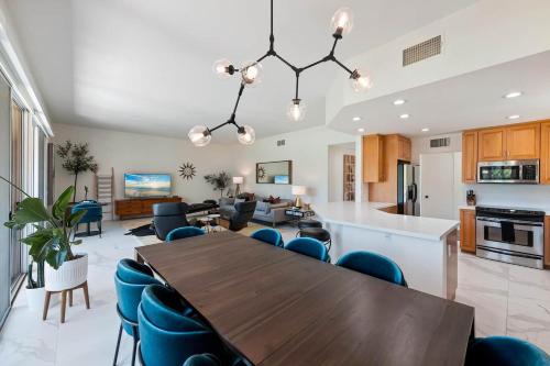 Tranquil & Spacious, Newly Updated,great Location