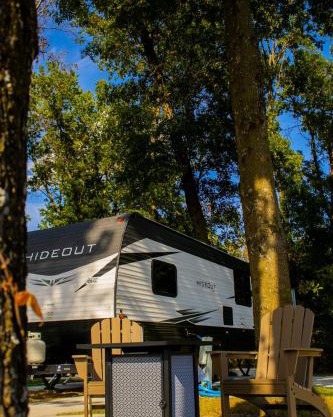 Tranquil Trailside Stay