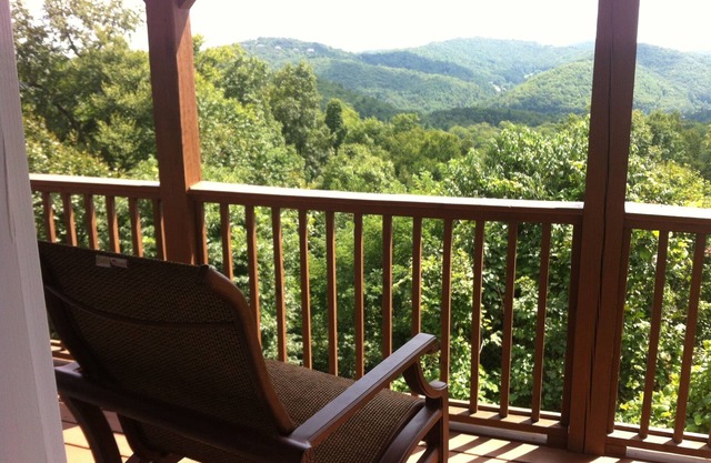 Tranquility at Deer Ridge - Great Views, Close to Skiing, Sleeps 6, Free WiFi!