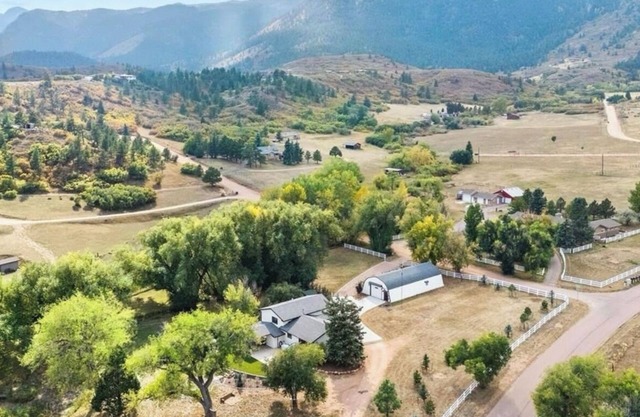 Tranquility at Tapadero – Spacious Retreat 10 Mins from USAFA