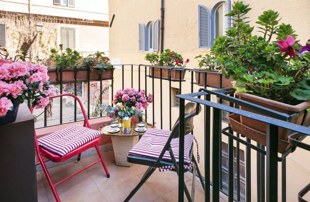 TrastevereHome - Secret Balcony in the Heart of Rome Trastevere