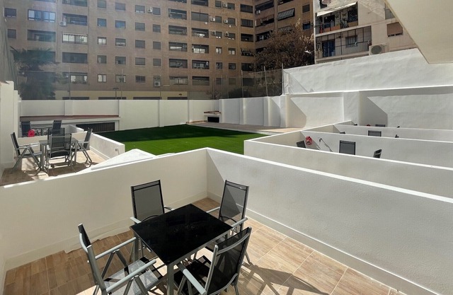 Travel Habitat AVE Sorolla Suites N1