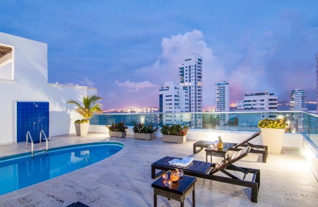 Travelers Orange Cartagena