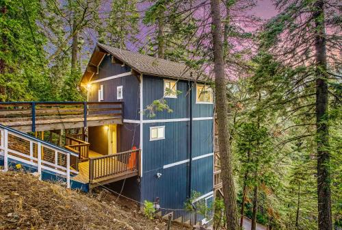 Tree-Lined Lake Arrowhead Cabin about 1 Mi to Village!