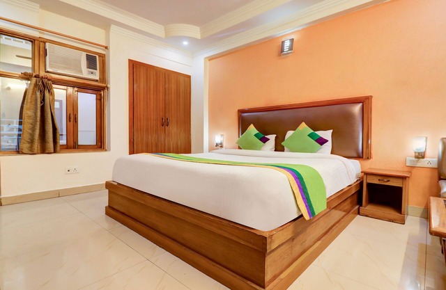 Treebo Calista, Patel Nagar