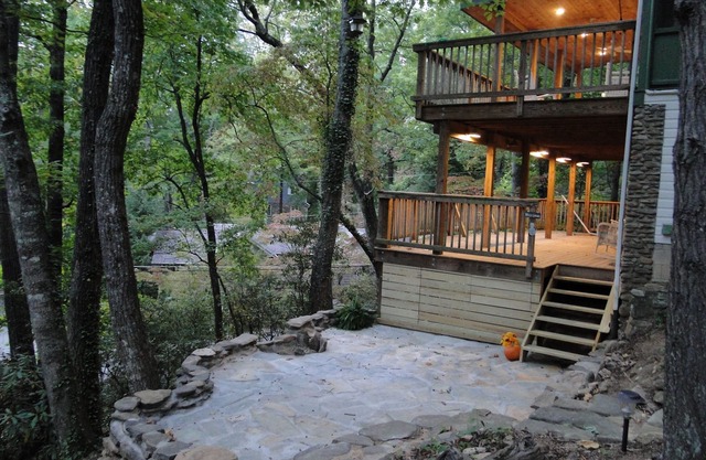 Treetop Treasure Nestled Into The Blue Ridge Mountains