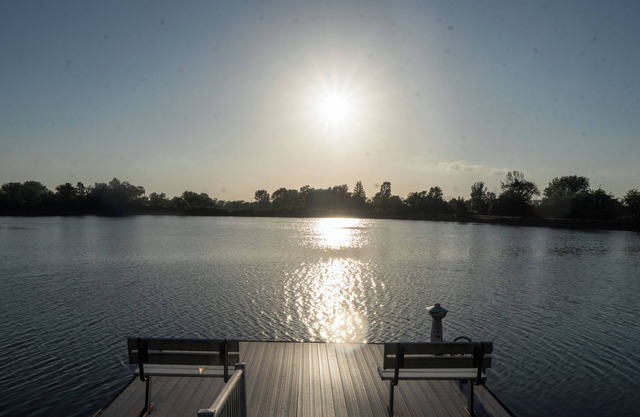 Trek & Relax: Countryside Home w/Hot tub+Water Views+Fishing+Grill+Campfire+