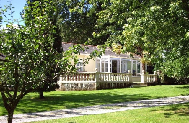 TRELAZE, pet friendly, country holiday cottage in Wadebridge